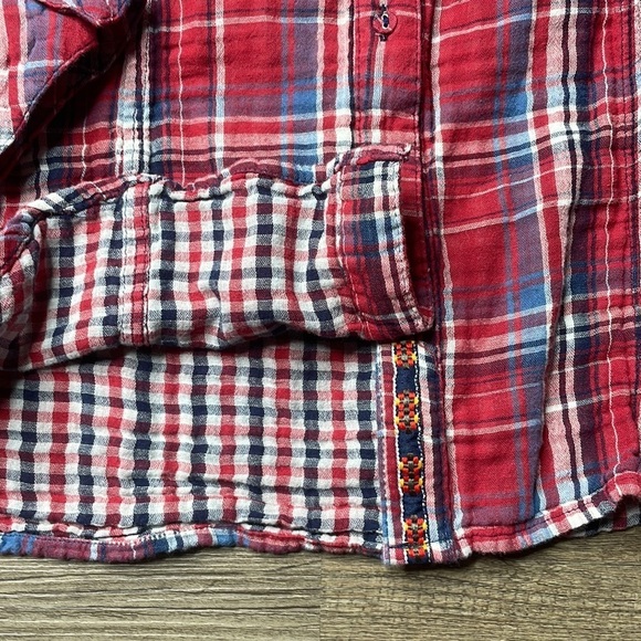 Skies are Blue Women’s Red White Blue Plaid Button Down Shirt, size medium - Picture 4 of 10